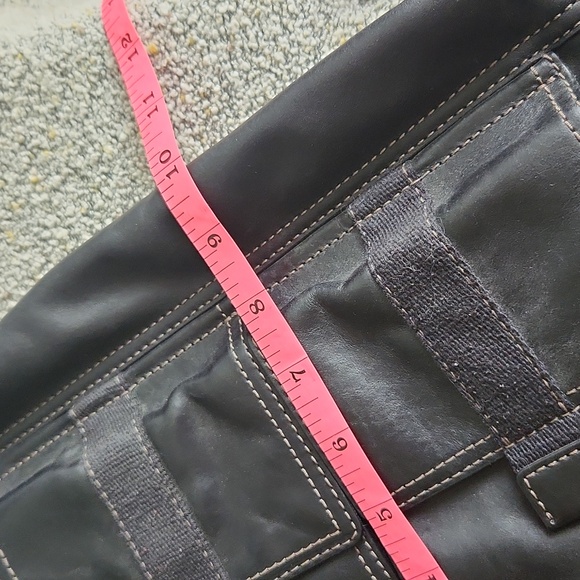 •Fossil Crossbody - Picture 14 of 16